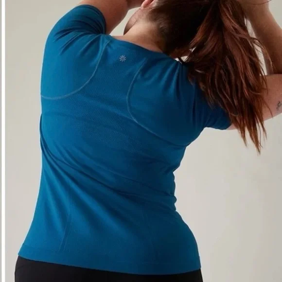 Women’s Athleta Momentum Seamless Tee Mesh Panels Stretch Breathable Sz. S - Picture 3 of 13